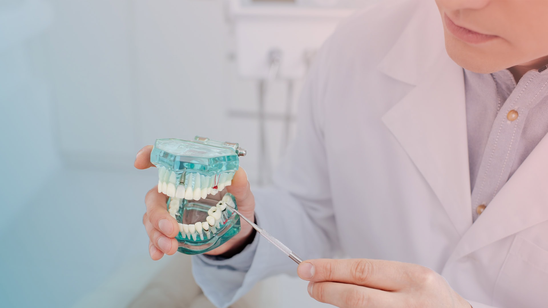 Peri-implantitis: İmplant Çevresi Enfeksiyon ve Güncel Tedavi Yöntemleri
